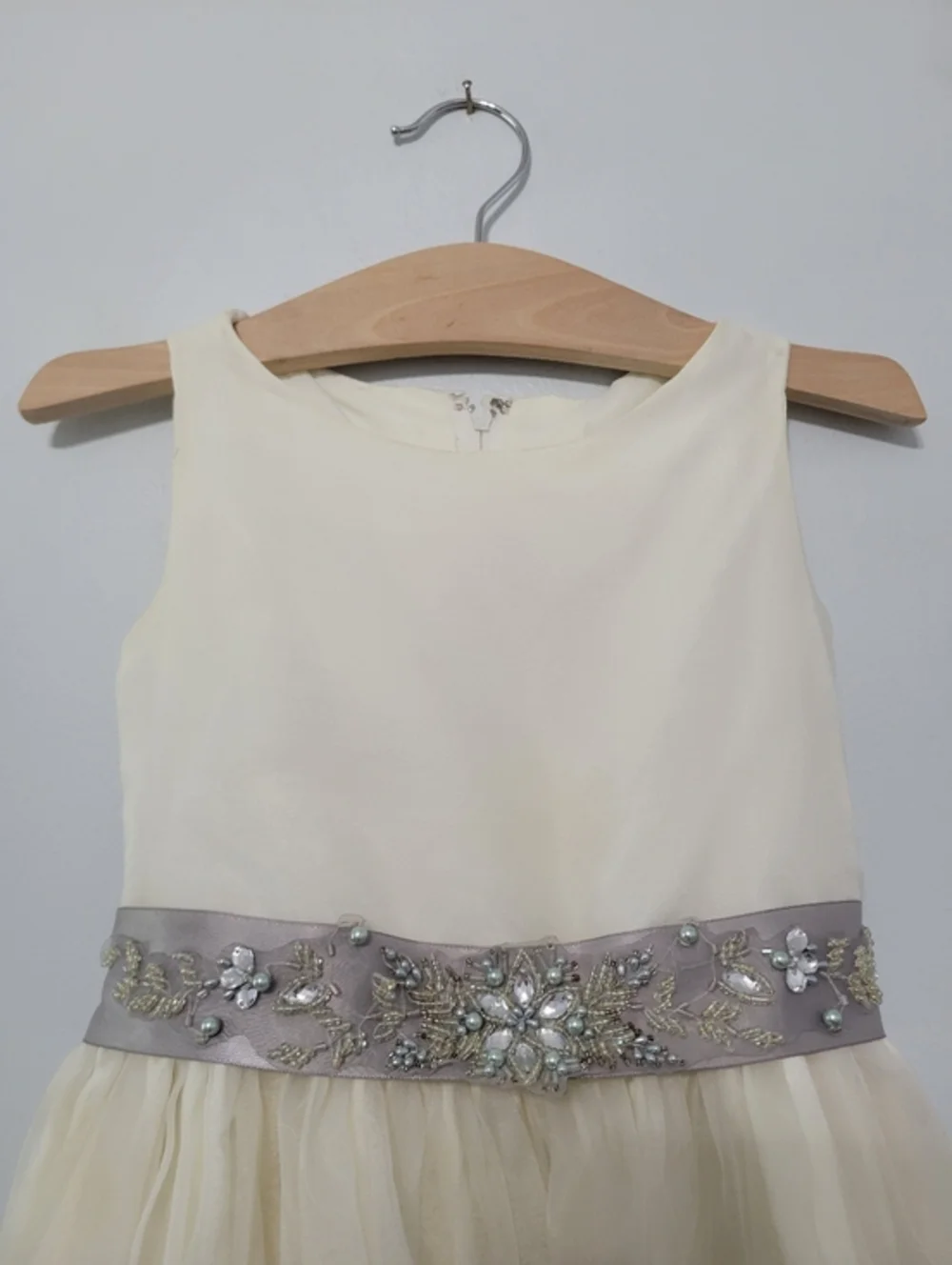 Sweet Beginnings Flower Girl Dress Size 8 Ivory‎ Off White w/ Gray Sash